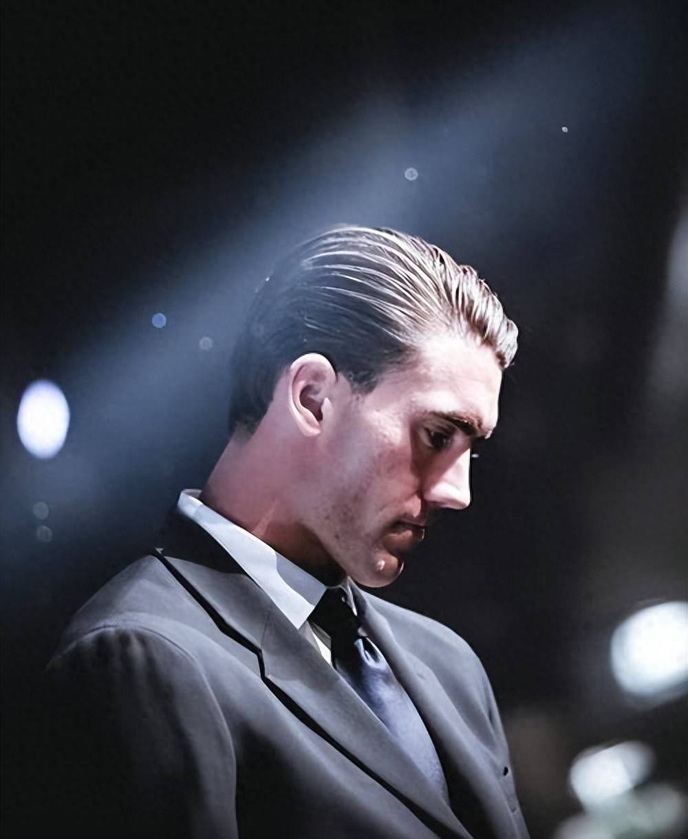 塞内加尔爆冷曼城，弗拉霍维奇完成帽子戏法的简单介绍