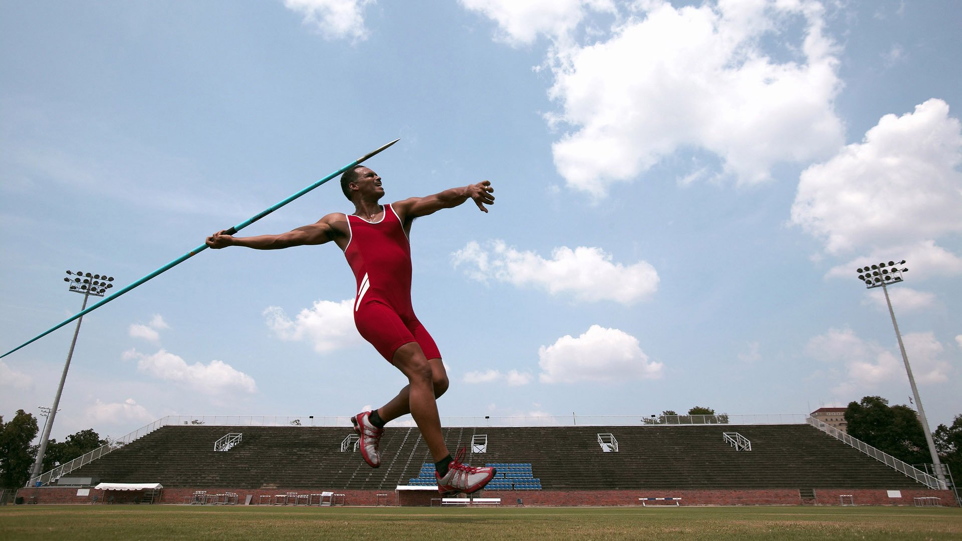 塔图姆末节接管比赛，森林狼强势晋级篮网，双星闪耀下的季后赛新格局