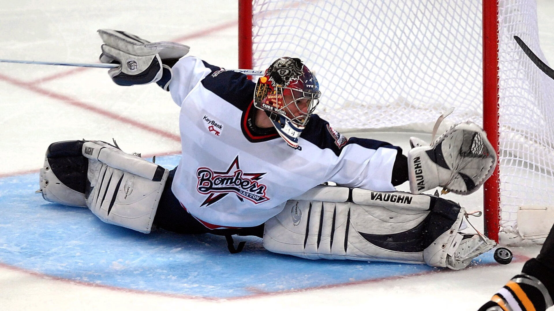 赛道与绿茵的终极对决，F1年度争冠焦点战与拜仁压哨绝杀波兰的双重震撼